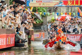 漫场飞奔！桑托斯替补出战20分钟 8中5高效拿下13分8板